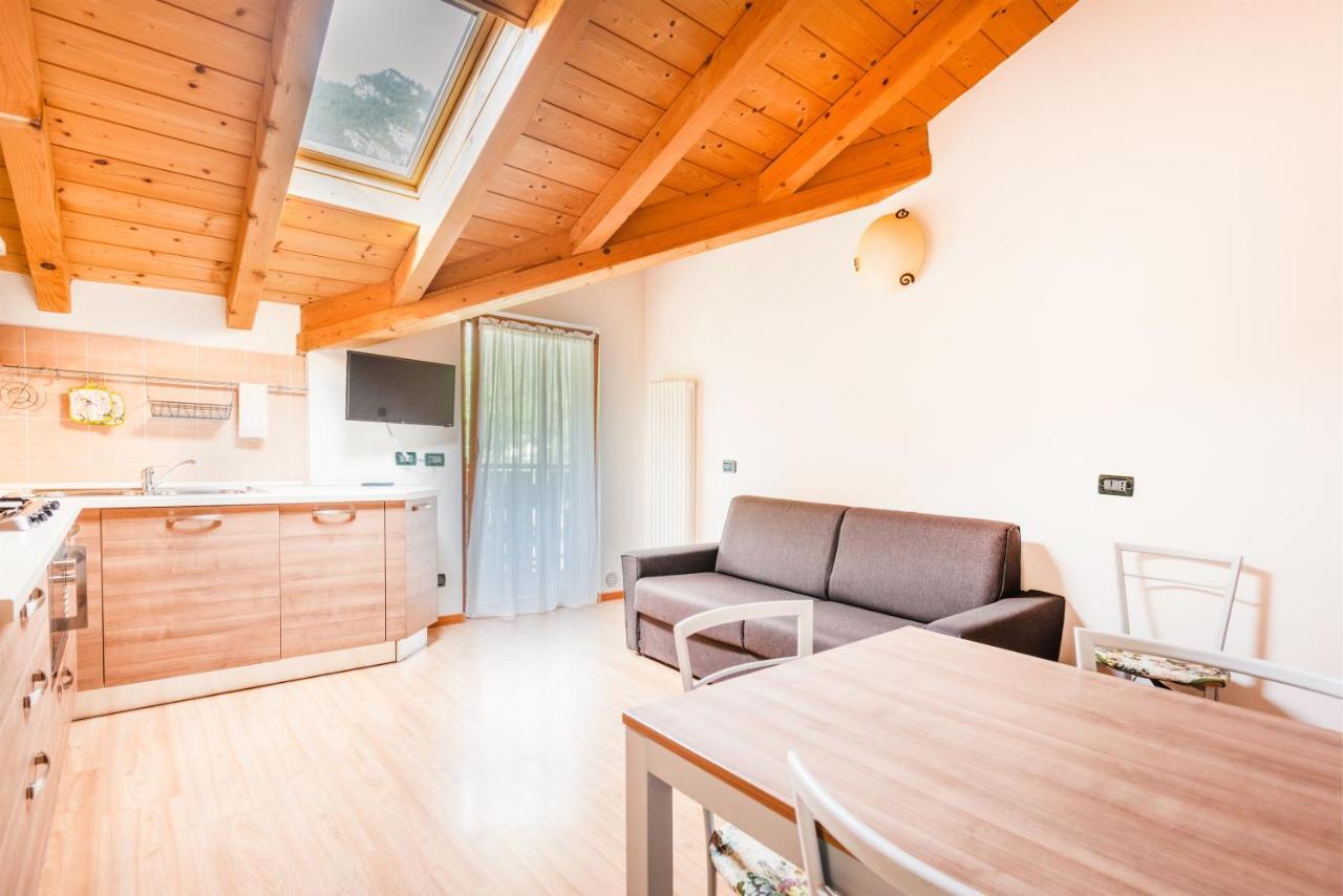 Residence Toli Pieve Di Ledro Bagian luar foto