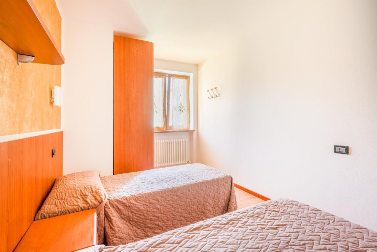 Residence Toli Pieve Di Ledro Bagian luar foto